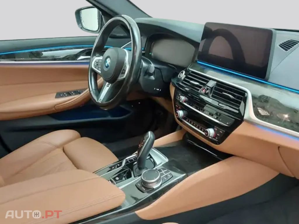 BMW 545 I.V.A DEDUTIVEL e xDRIVE M SPORT