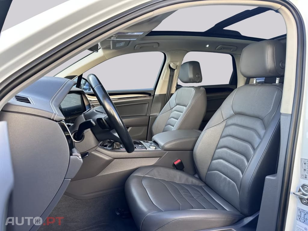 Volkswagen Touareg eHybrid I.V.A DEDUTIVEL 