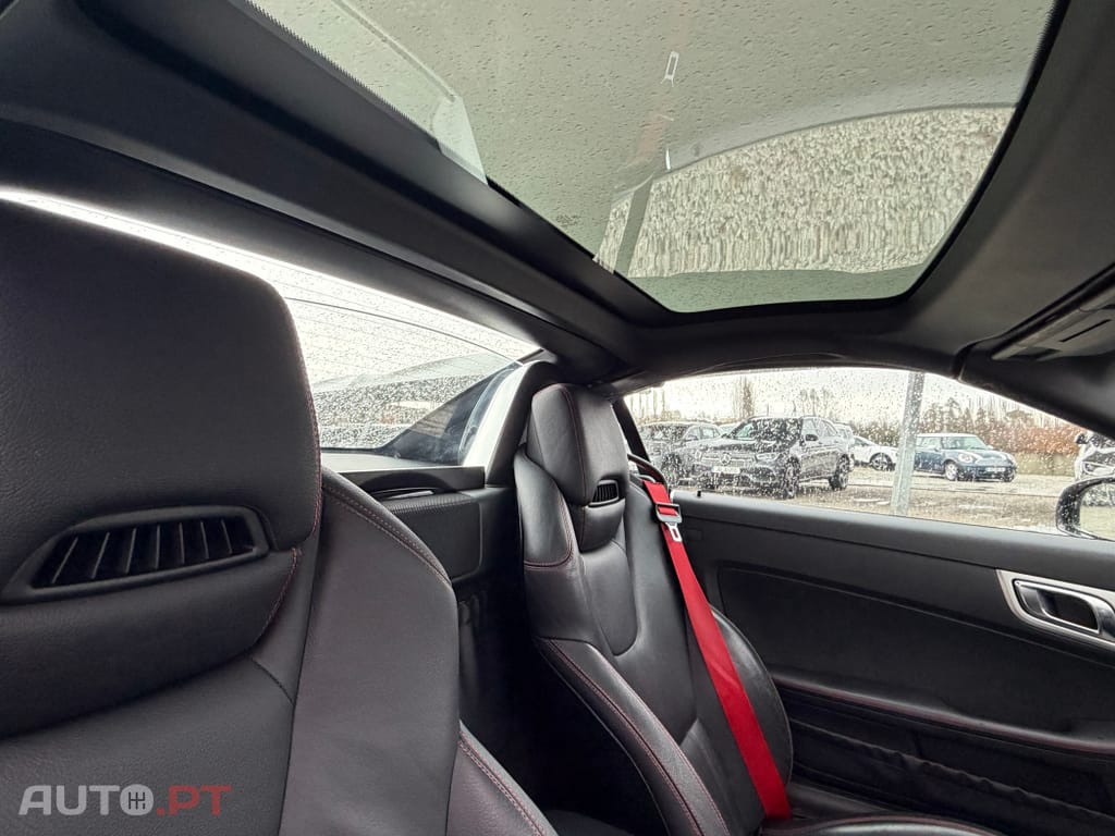 Mercedes-Benz SLK 200 Outro