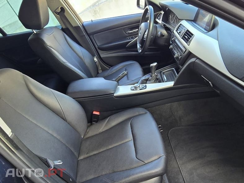 BMW 318 d Touring Blue Performance Luxury Line