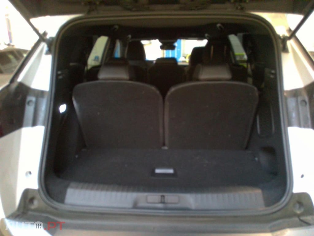 Peugeot 5008 V3 ALLURE HYBRID 145 CH E-DCS6