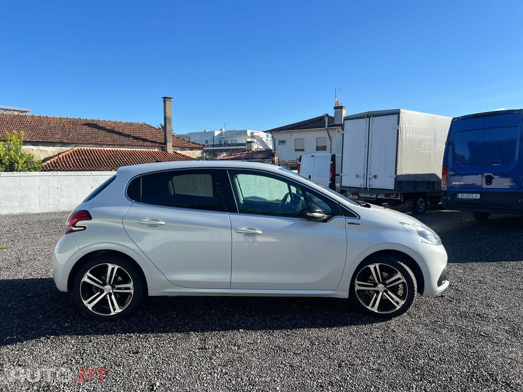 Peugeot 208 1.2 PureTech GT Line