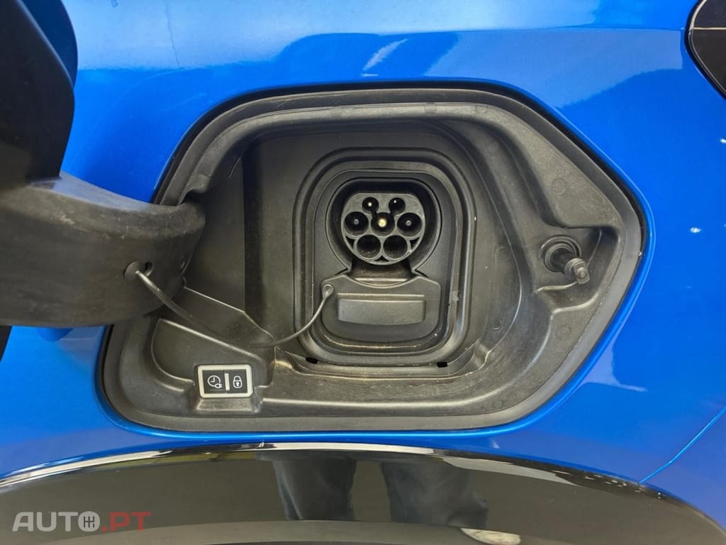 Peugeot E-208 50 kWh Roadtrip