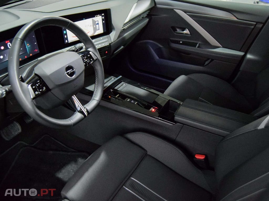 Opel Astra Sports Tourer 1.2 T Hybrid GS eDCT