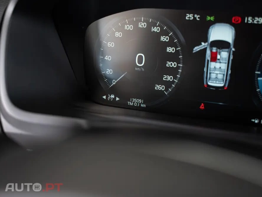 Volvo XC90 2.0 D4 R-Design