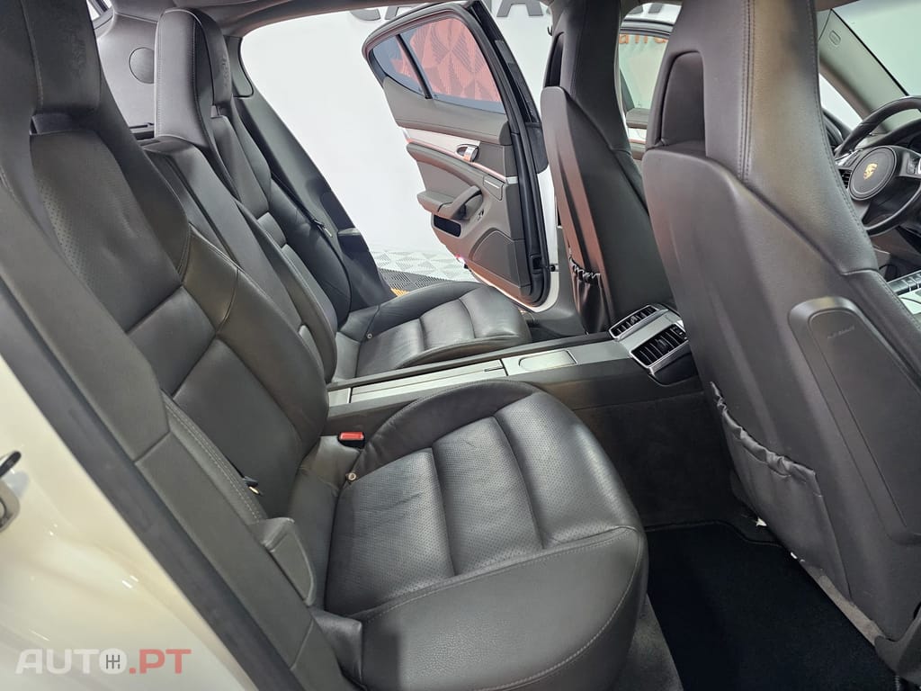 Porsche Panamera Platinum Edition