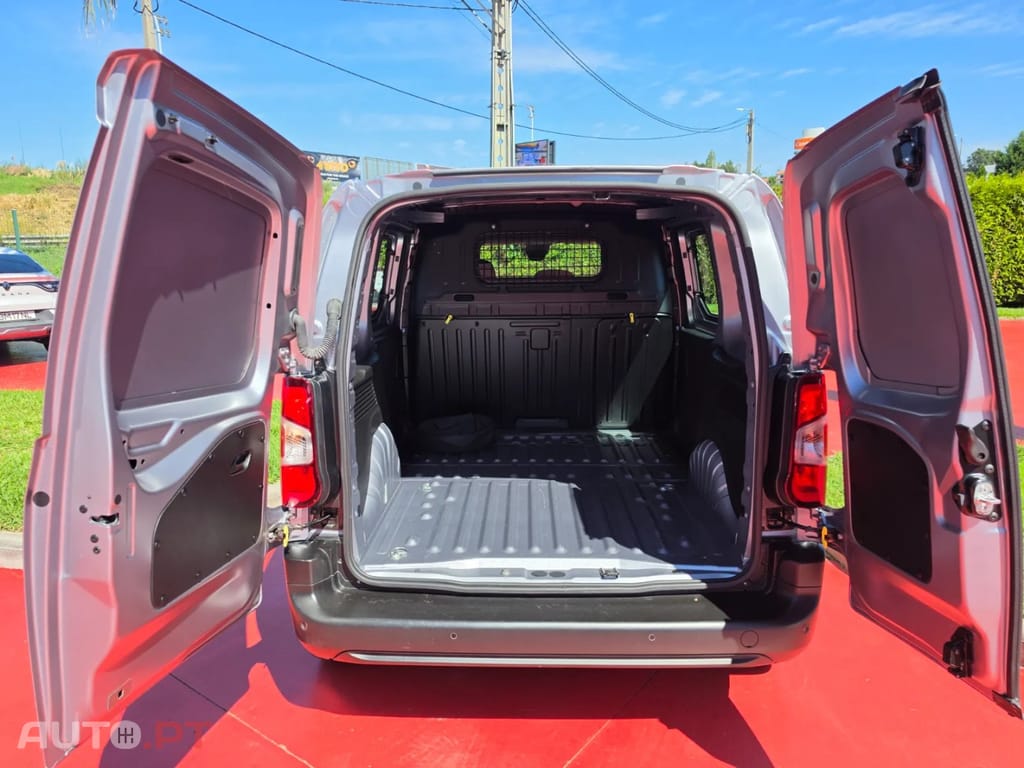 Peugeot E-Partner Outro