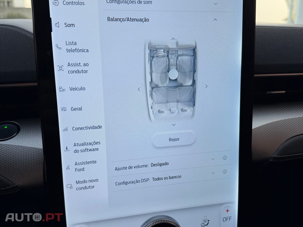 Ford Mustang Mach-E Standard • 75,7 kWh • 294 CV