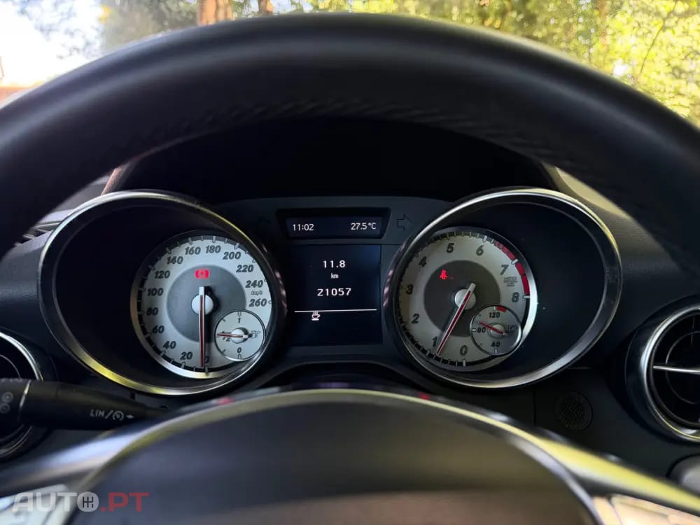 Mercedes-Benz SLK 200 Outro