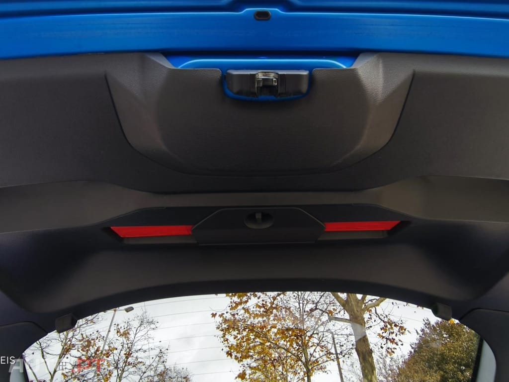 Peugeot E-2008 50 kWh Allure Pack