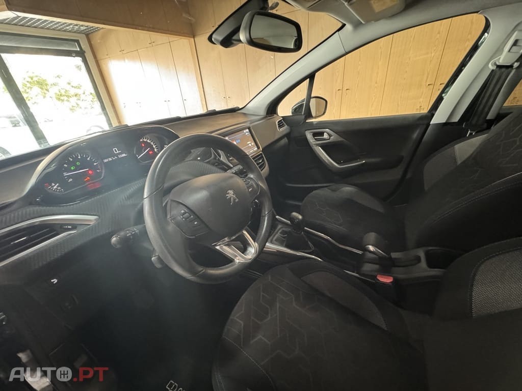 Peugeot 2008 1.2 PureTech Style