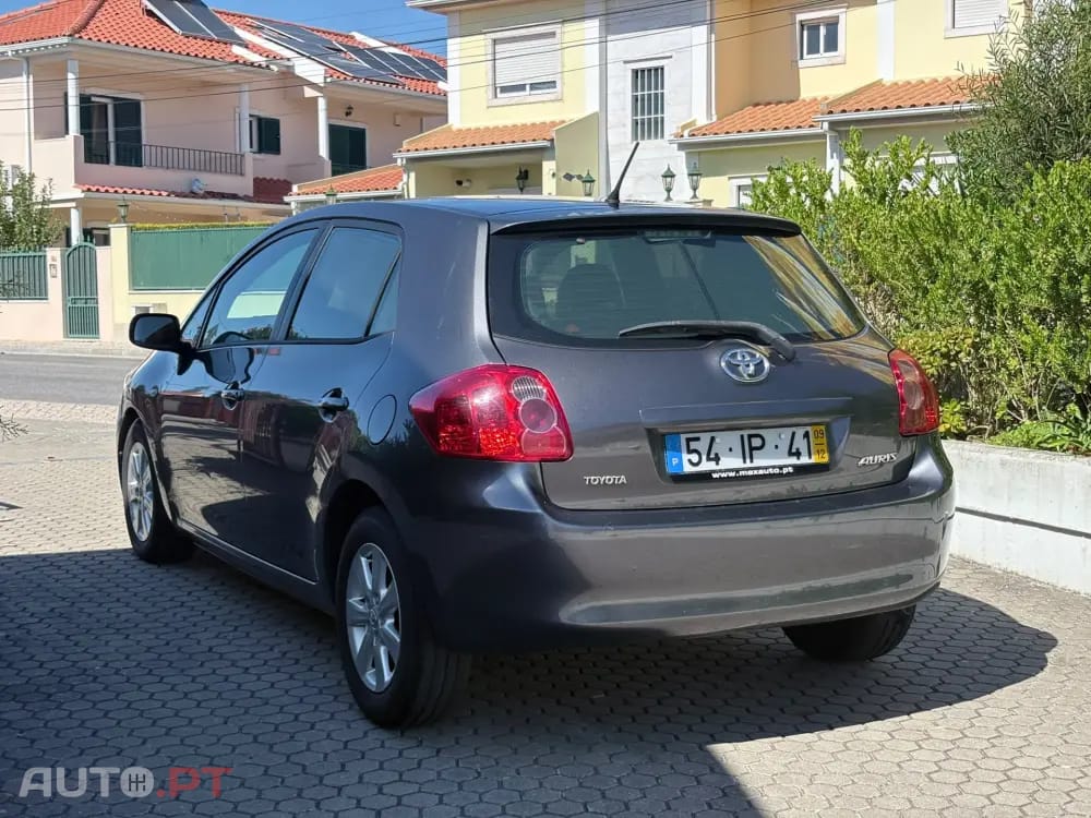 Toyota Auris 1.4 D-4D Sol