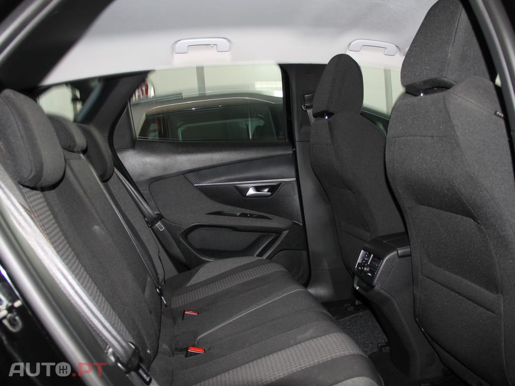 Peugeot 3008 1.5 BlueHDi Active
