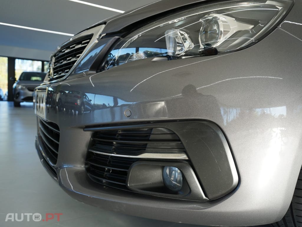 Peugeot 308 1.2 PureTech Allure Full LED