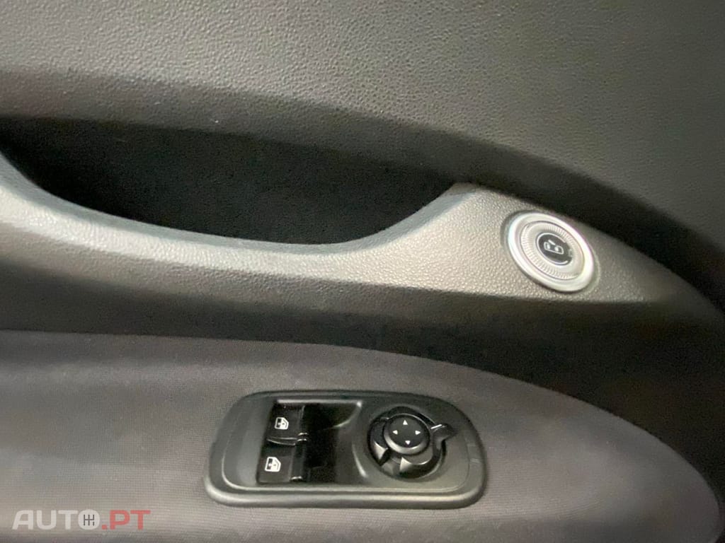 Fiat 500e 42 KWh Icon — fotografia 18