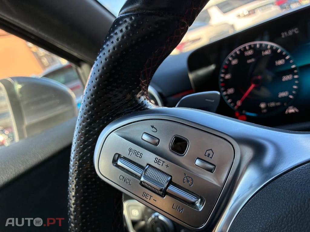 Mercedes-Benz A 250 e AMG Line