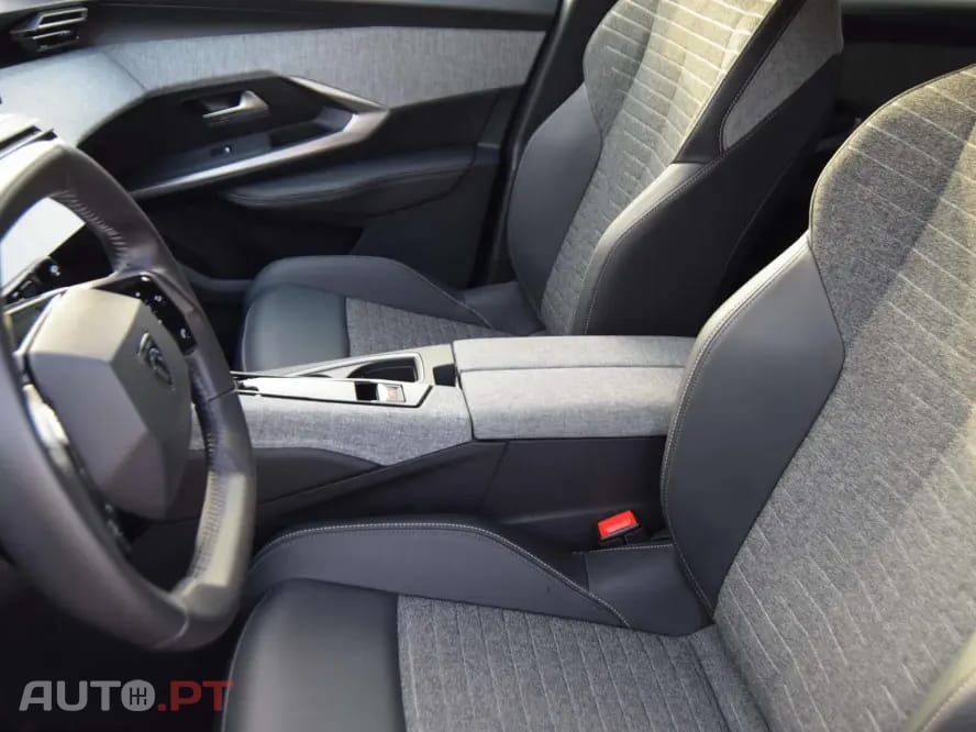 Peugeot 3008 1.2 Hybrid Allure e-DCS6