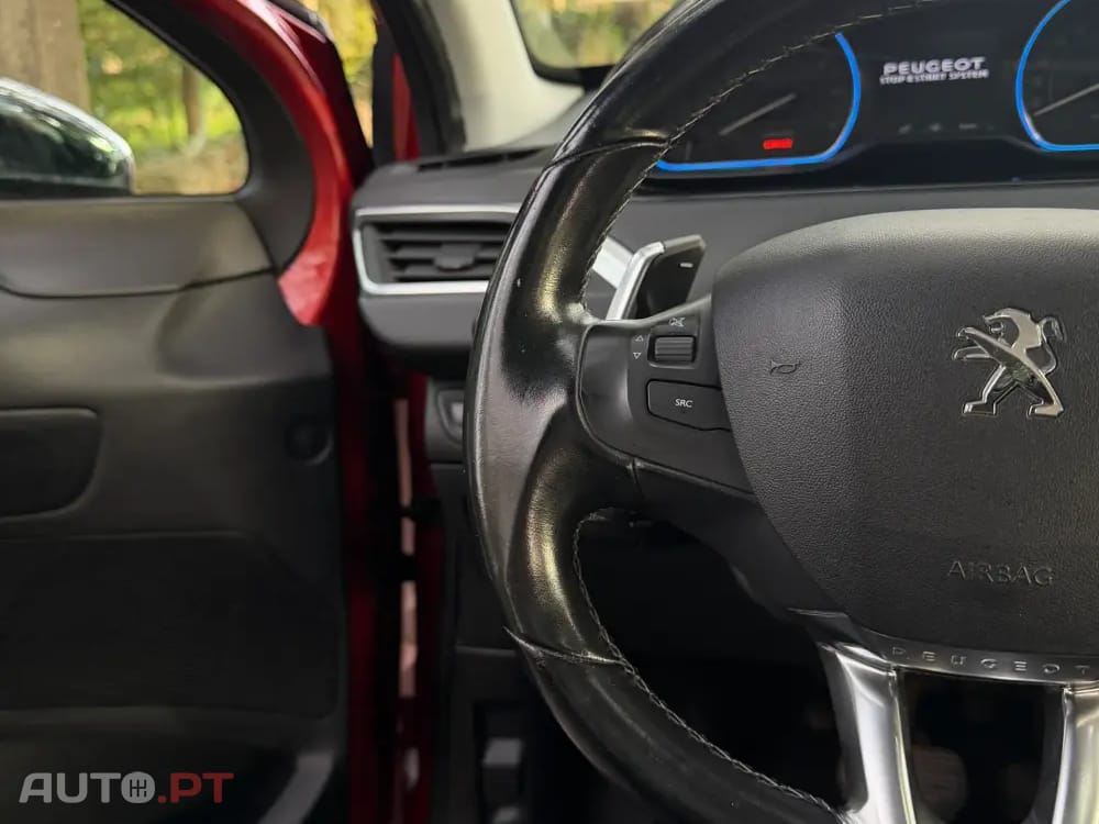 Peugeot 2008 1.2 PureTech Allure EAT6