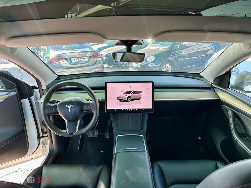 Tesla Model Y Tração Traseira — fotografia 7