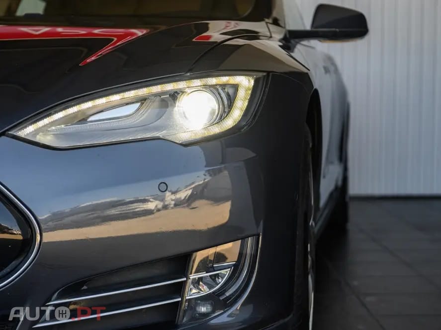 Tesla Model S Dual Motor AWD