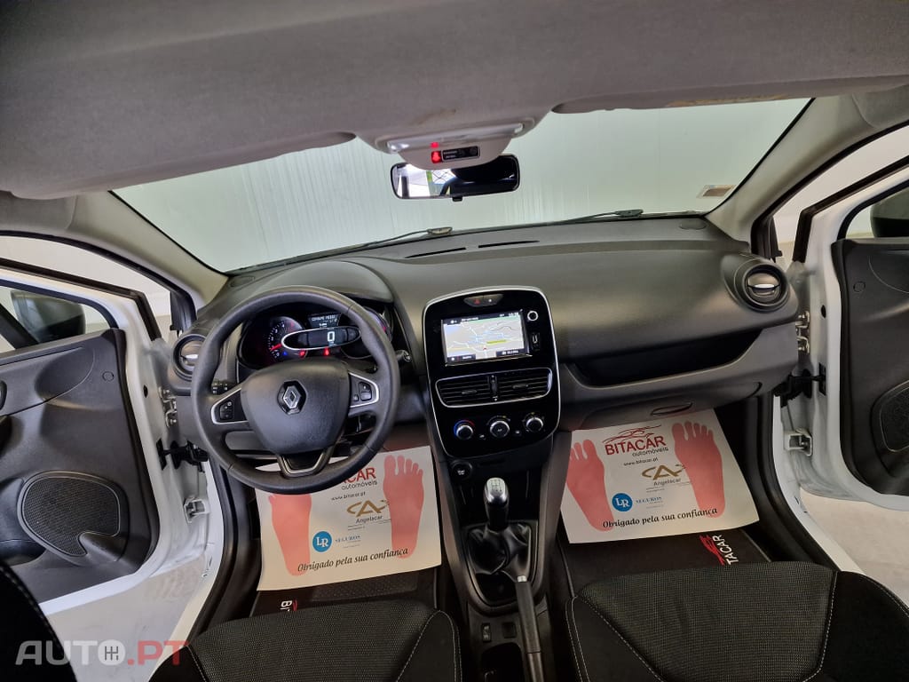 Renault Clio Outro