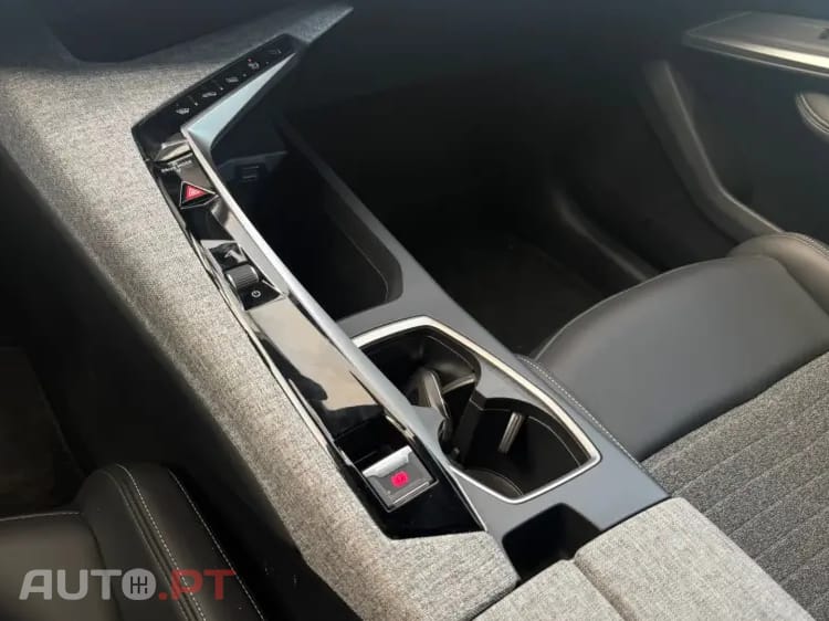 Peugeot 3008 1.2 Hybrid Allure e-DCS6