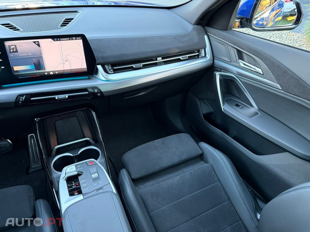 BMW iX2 eDrive20 Pack Desportivo M Pro