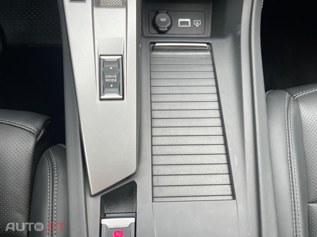 Peugeot 408 PHEV 180 e-EAT8 GT I.V.A DEDUTIVEL 