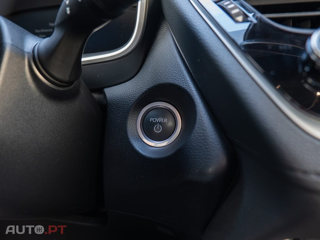 Toyota Corolla Cross 2.0 Hybrid Luxury