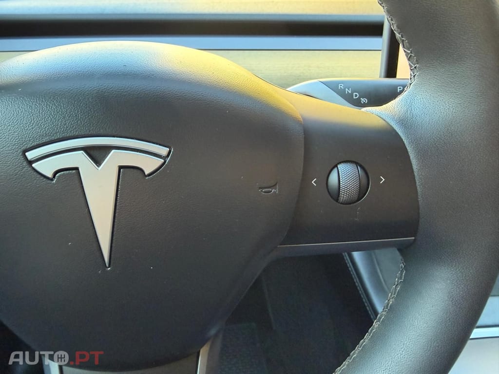 Tesla Model Y I.V.A DEDUTÍVEL 