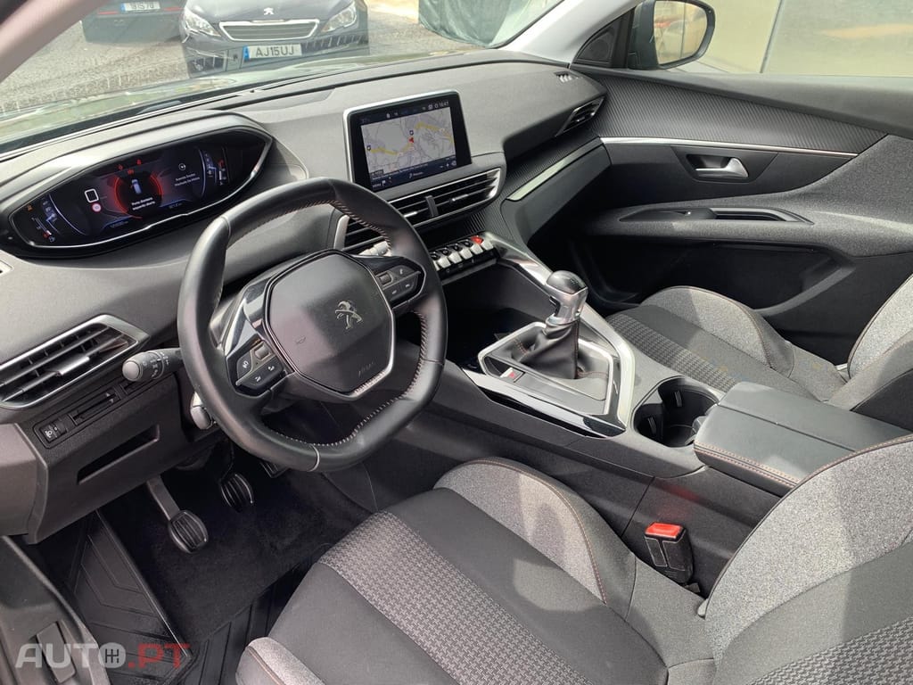 Peugeot 3008 1.5 BlueHDi Active