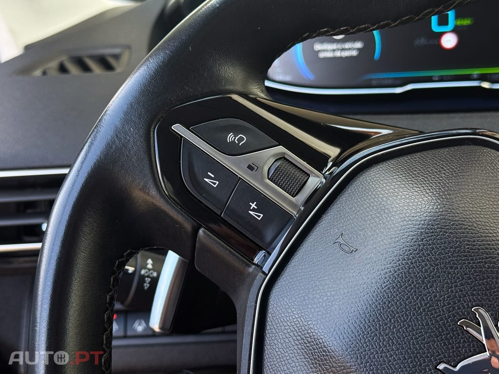 Peugeot 3008 1.6 Hybrid Allure e-EAT8