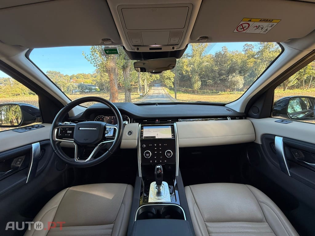 Land Rover Discovery Sport P300e