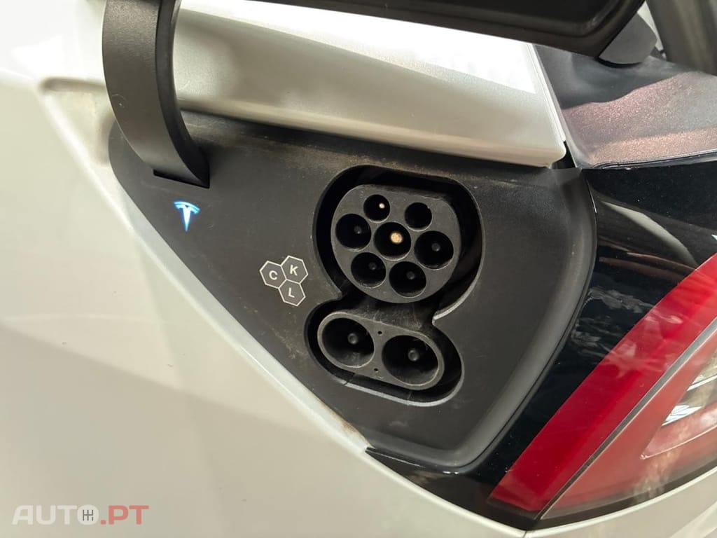 Tesla Model Y Standard RWD