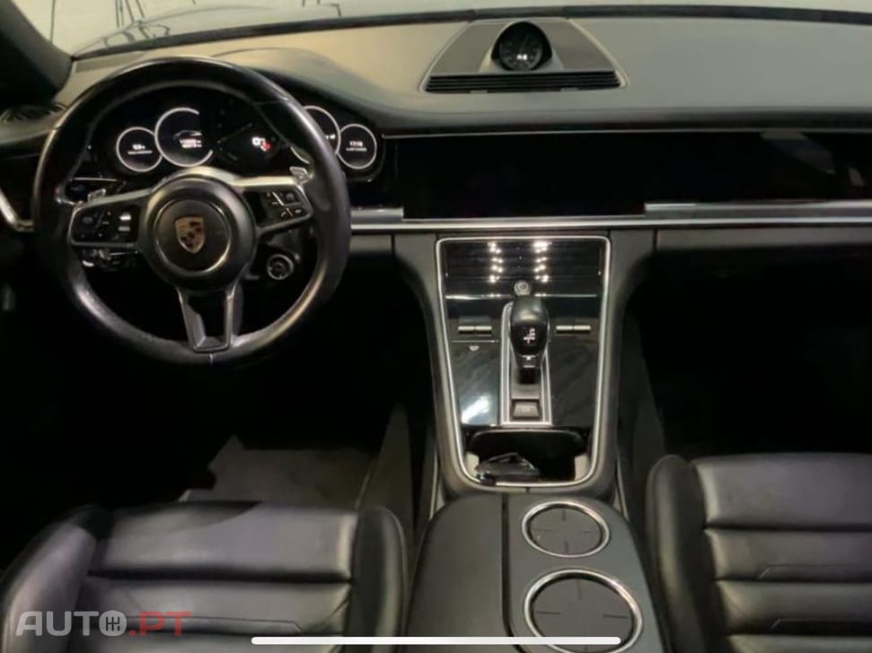 Porsche Panamera 4 E-Hybrid