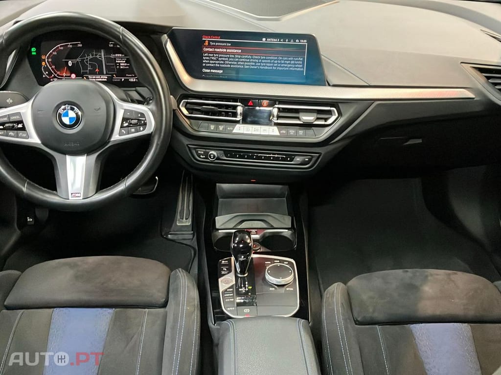 BMW 118 i Pack Desportivo M Auto