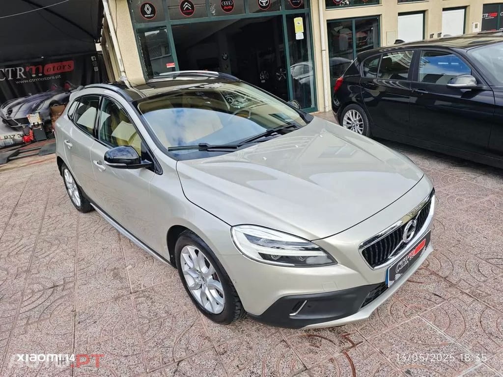 Volvo V40 Cross Country 1.5 T3 Summum Geartronic