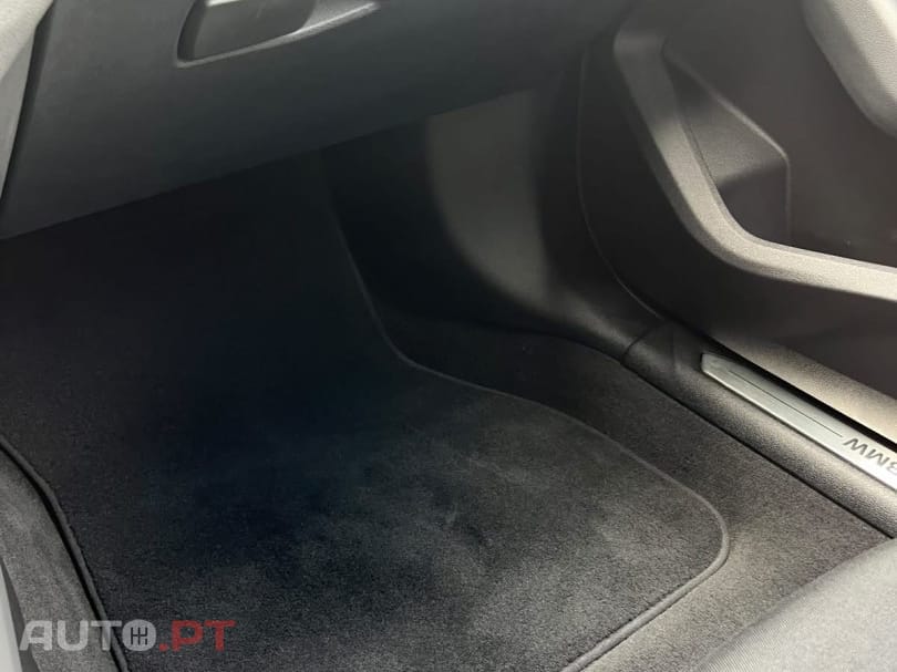 BMW 118 i Advantage — fotografia 23