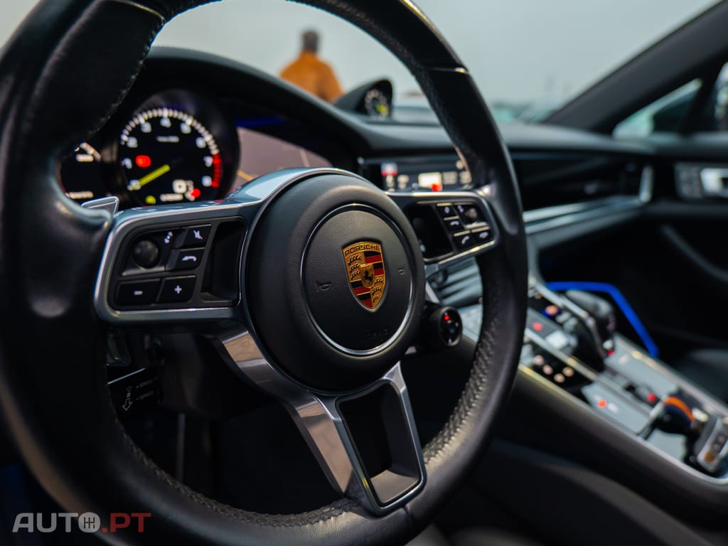 Porsche Panamera 4 E-Hybrid