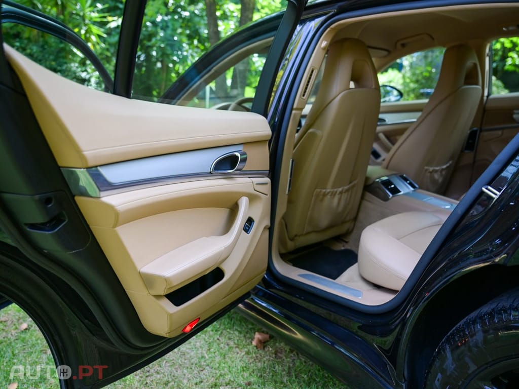 Porsche Panamera S Hybrid J19