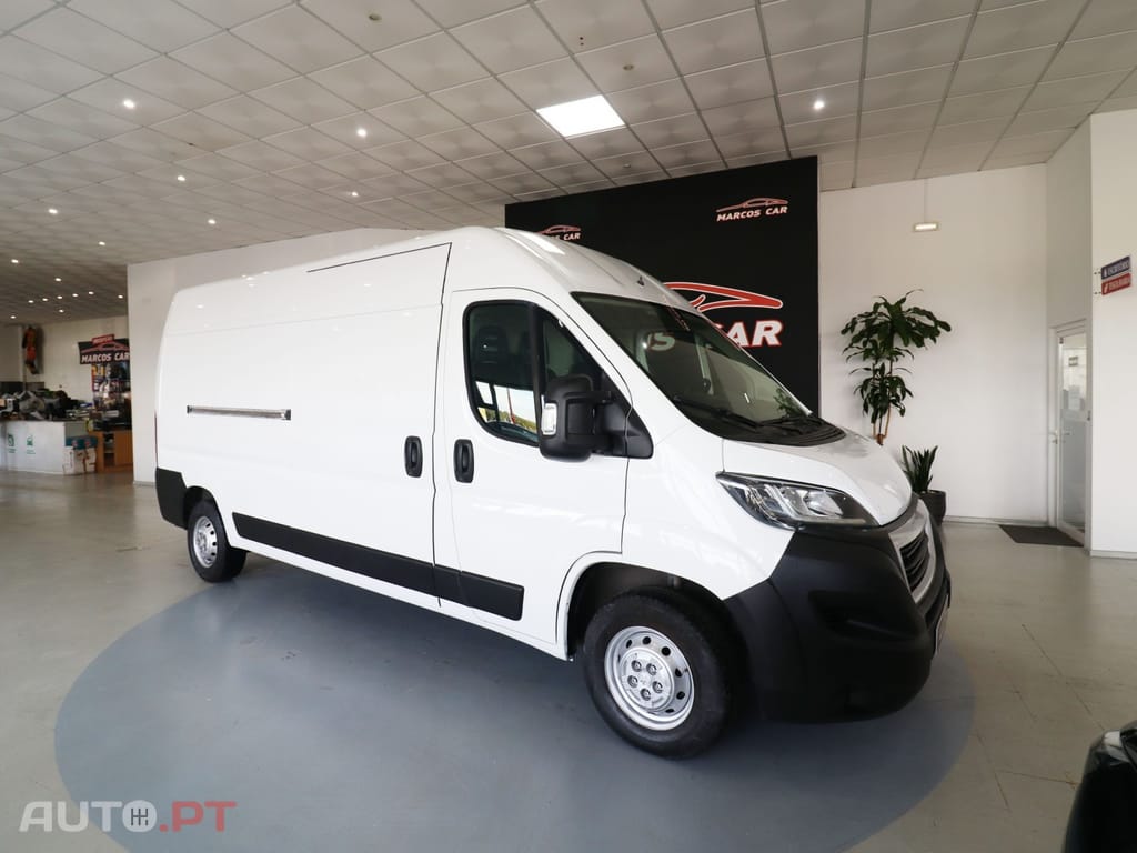 Peugeot Boxer 2.0 BlueHDi 330 L2H2 Premium