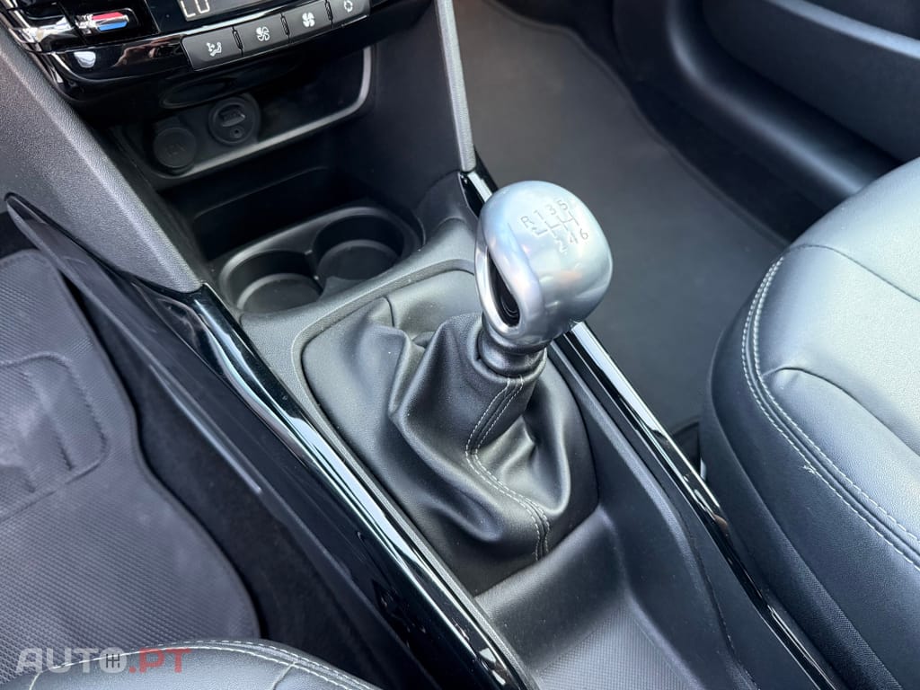 Peugeot 2008 1.2 PureTech Allure