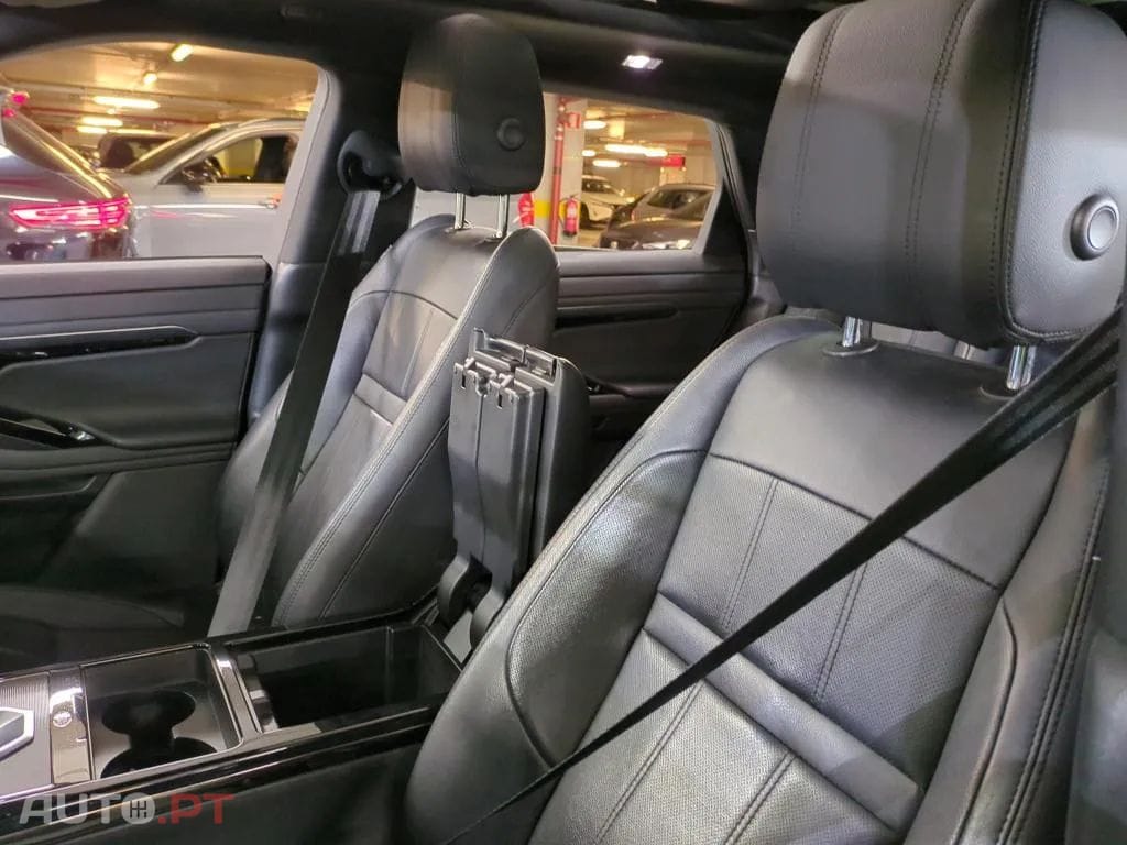 Land Rover Evoque 2.0 P300 AWD R-Dynamic Auto