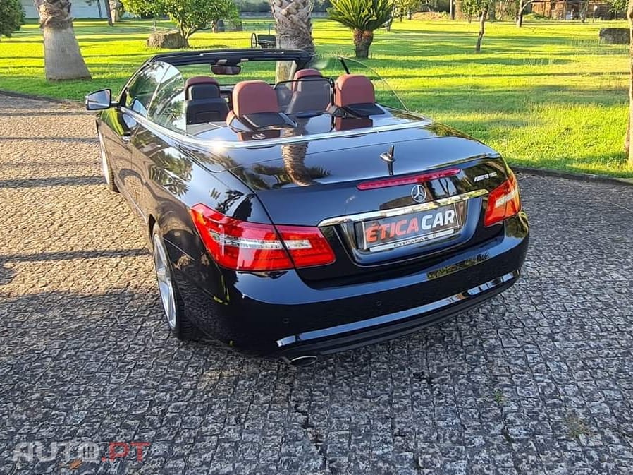 Mercedes-Benz E 220 Outro