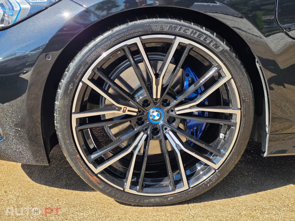 BMW 320 e Pack Desportivo M Auto