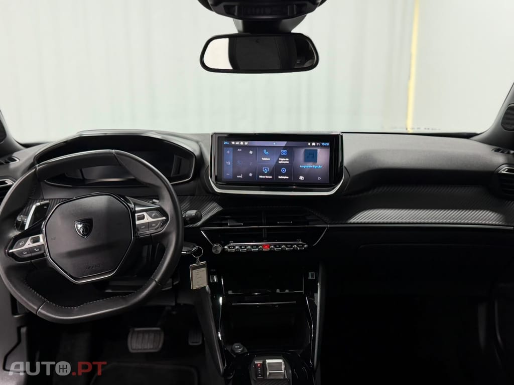 Peugeot 2008 1.2 PureTech Allure EAT8