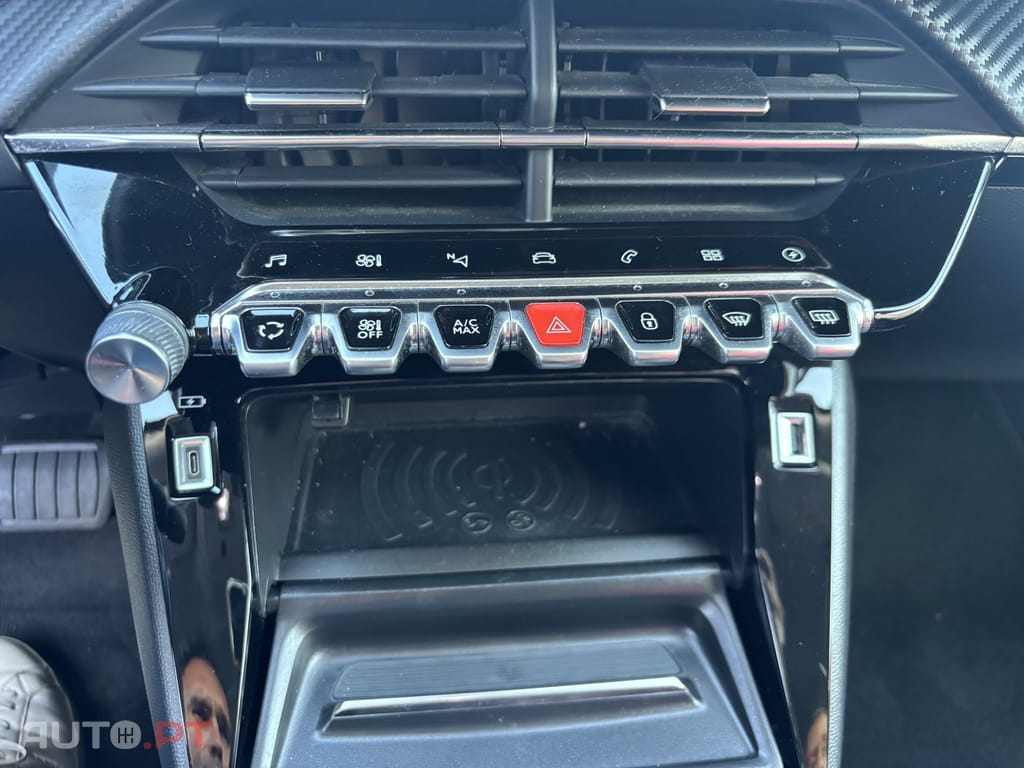 Peugeot E-2008 50 kWh Allure Pack