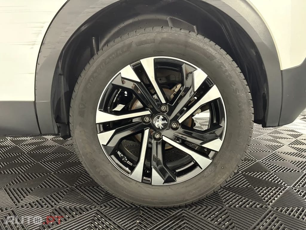 Peugeot 2008 PureTech 130 EAT8 Allure
