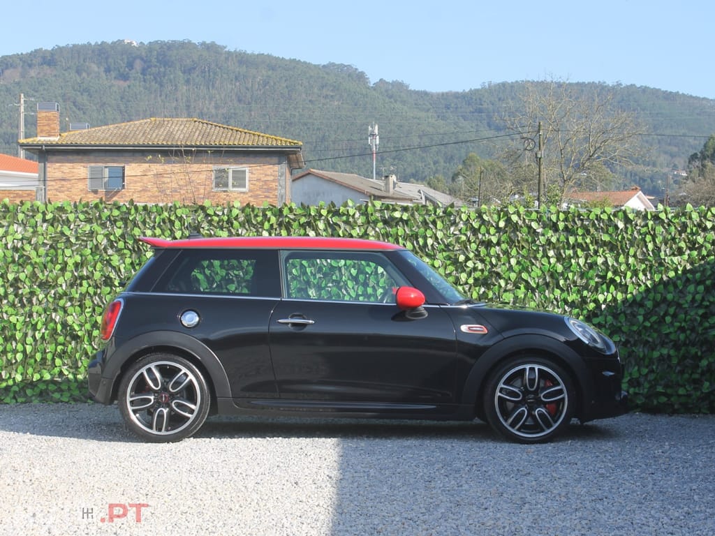 MINI John Cooper Works Auto Desportiva