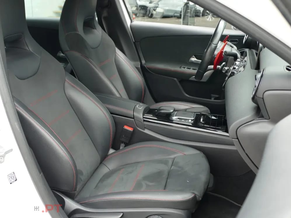 Mercedes-Benz A 250 e AMG Line